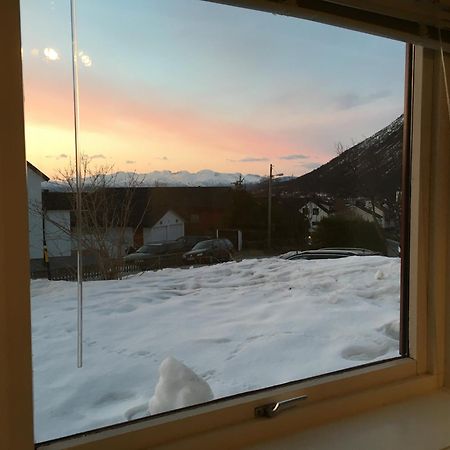 Sentralt Plassert Leilighet Ved Sherpatrappen Tromsø Exterior foto